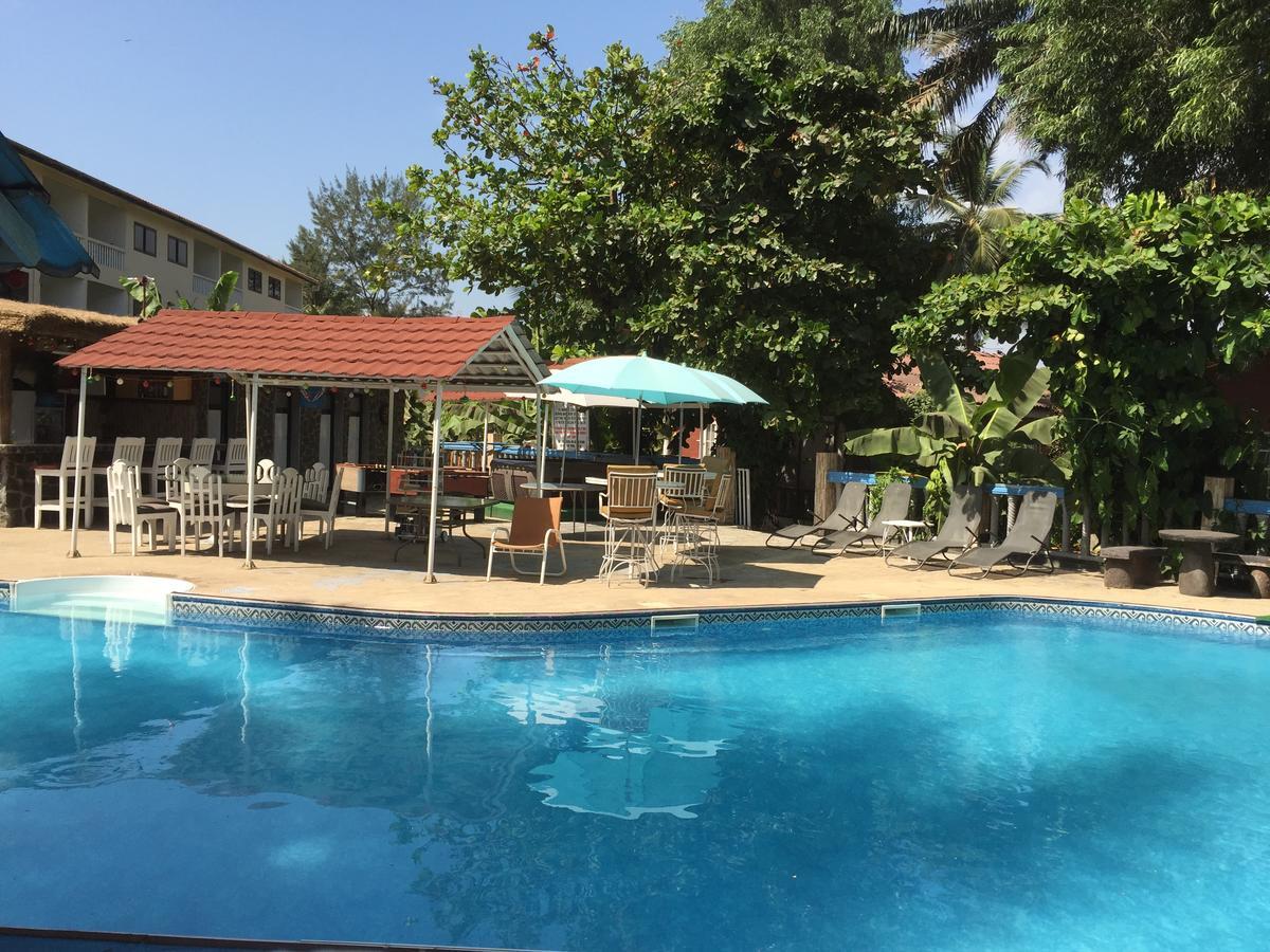 The Family Kingdom Resort Freetown Buitenkant foto
