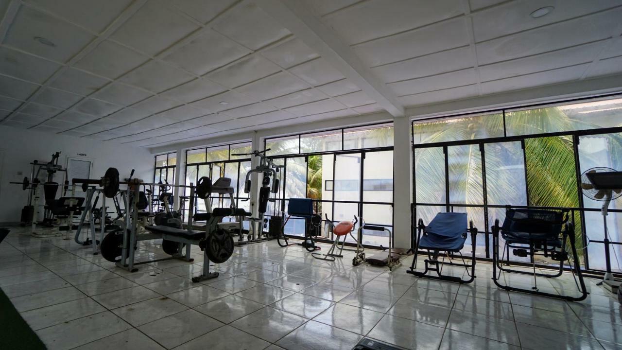 The Family Kingdom Resort Freetown Buitenkant foto