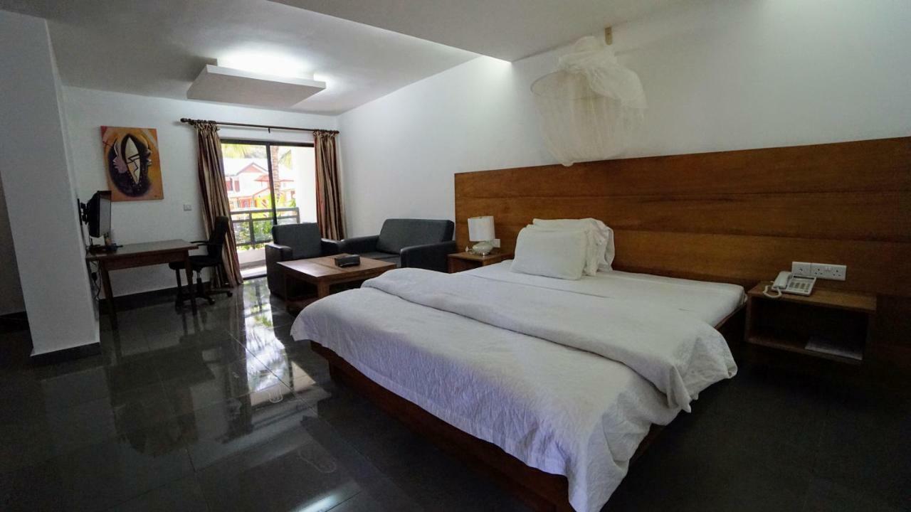 The Family Kingdom Resort Freetown Buitenkant foto